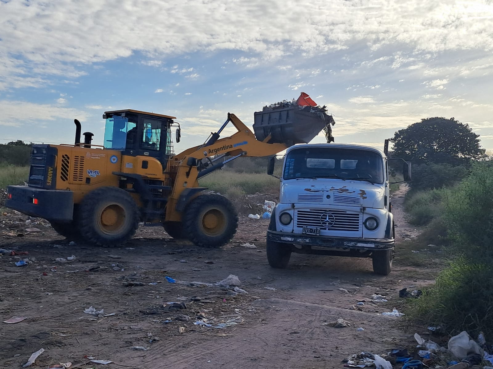 Servicios Públicos Eliminó Un Minibasural En El B° Río Dulce ...